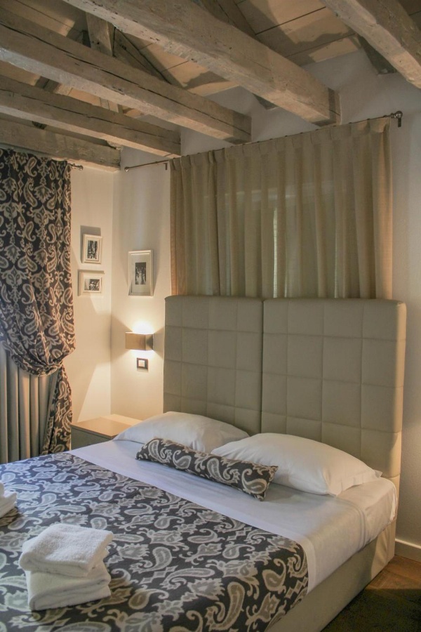 Barbacan Boutique Hotel image 1